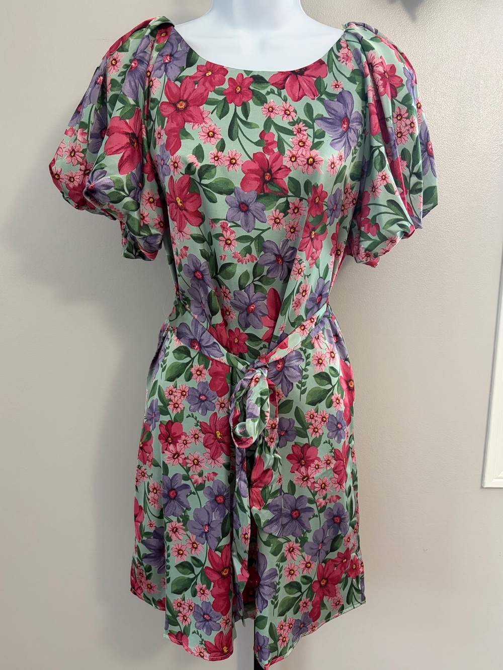 NWT Umgee Green Floral Tie-Waist Dress with Pink & Purple Blooms and Puff Sleeve